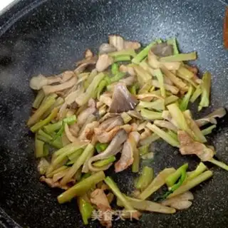 Make Pork and broccoli step 14