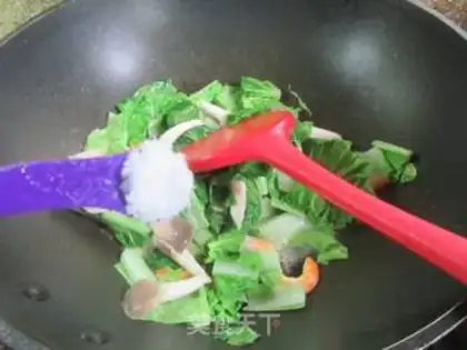 Make Soo-jeong-jeong shrimp and veggie step 6