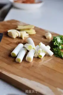 Make Onion noodles step 0