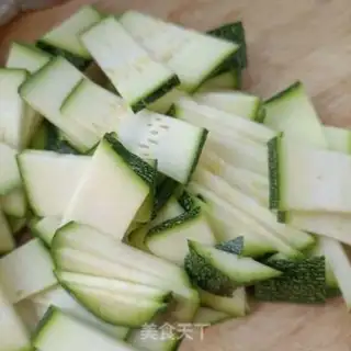 Make Shrimp fried cucumber step 1