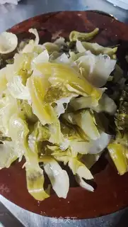 Make Suffering pickle pork soup step 0