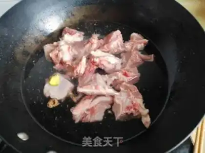 Make Spade potato steak soup step 1