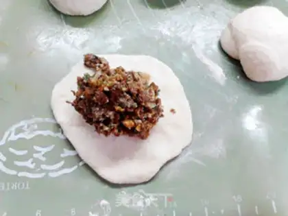 Make White corn paste dry sauce buns step 15