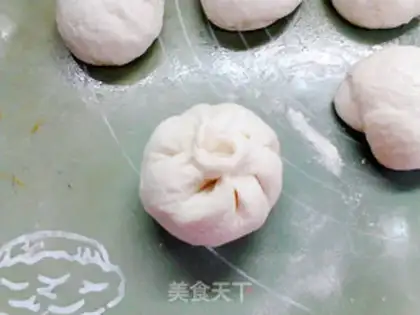 Make White corn paste dry sauce buns step 16