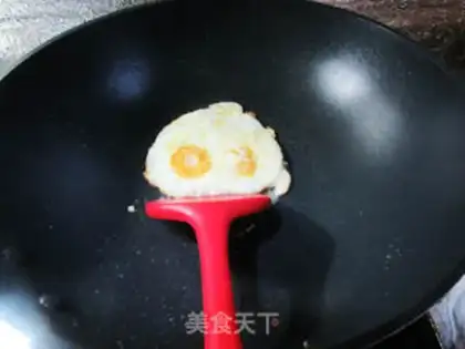 Make Egg sausage corn noodles step 3