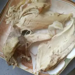 Make The cucumber pelt with chicken chest step 1