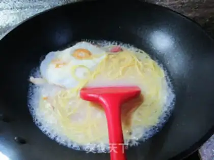 Make Egg sausage corn noodles step 5