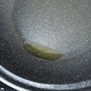 Make Pingos with fried eggs step 5