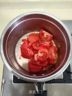 Make Beefball eggs, tomato noodles step 0