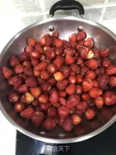 Make Strawberry ice step 1