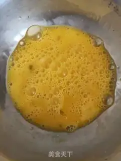 Make Garlic eggs step 1
