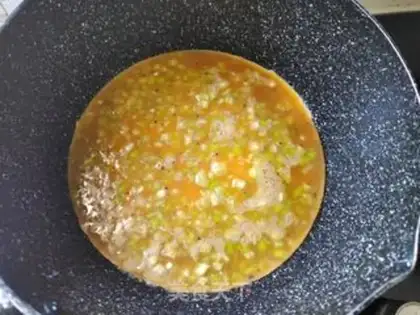 Make Pepper omelet step 4