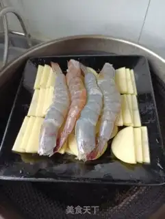 Make Shrimp steamed potatoes step 4
