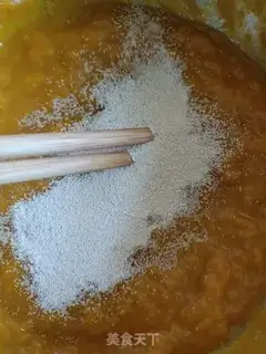 Make Little yellow bean bag step 1