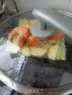 Make Shrimp steamed potatoes step 6