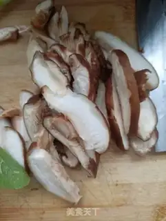 Make Cream mushroom fried eggs step 0