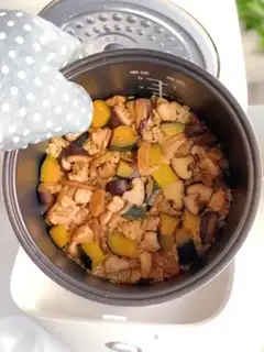 Make Pumpkin chicken-leg rice step 6