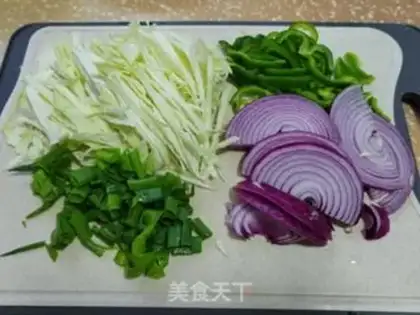 Make Soybeans, fried rice noodles step 2