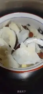 Make The king of the sea coconut egg glue chicken soup step 7