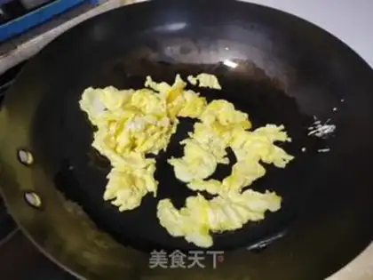 Make Soybeans, fried rice noodles step 4