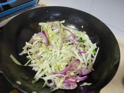 Make Soybeans, fried rice noodles step 5