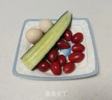 Make Fruit and vegetable egg shrimp salad step 1