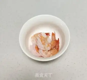 Make Fruit and vegetable egg shrimp salad step 2