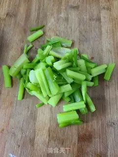 Make Five tofu celery with onions step 1