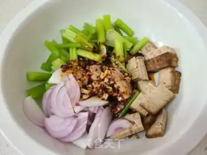 Make Five tofu celery with onions step 5