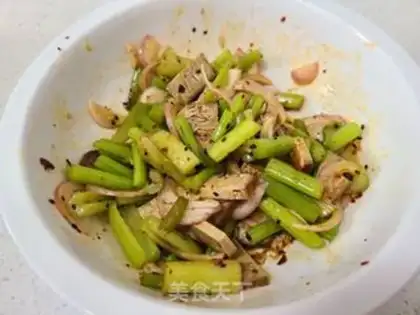 Make Five tofu celery with onions step 6