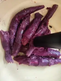 Make Plum meat buns step 0