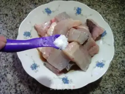 Make A dry pan of bass step 4