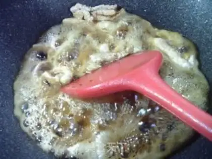 Make Two peppers of white meat, and a good noodle step 7