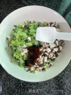 Make The mushroom gravy bun step 11