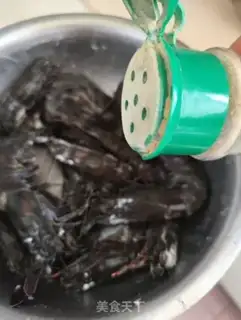 Make Garlic black tiger shrimp step 4