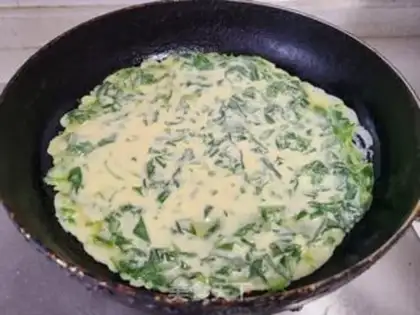 Make Ten fragrance egg pancakes step 5