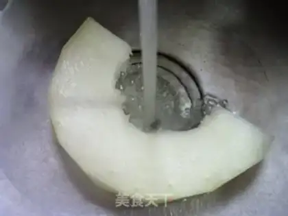 Make Shrimp fried eggs and melon soup step 1