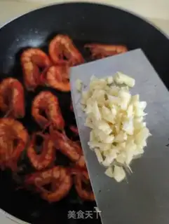 Make Garlic black tiger shrimp step 6