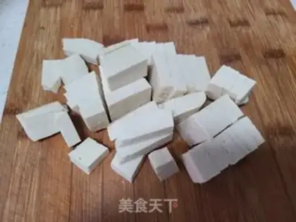 Make Cucumber tofu step 1