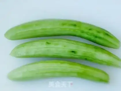 Make Garlic cucumber step 1