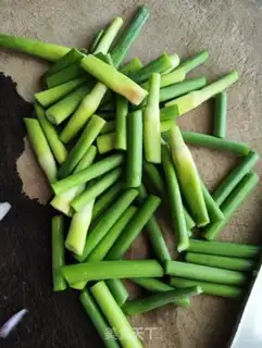 Make Onions, gills, gills, fried meat step 1