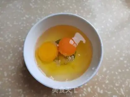 Make Red Autumn fried eggs step 2
