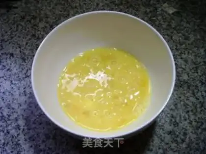Make The rice eggs are fried step 1