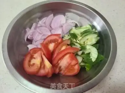Make cucumber with tomato onions step 4