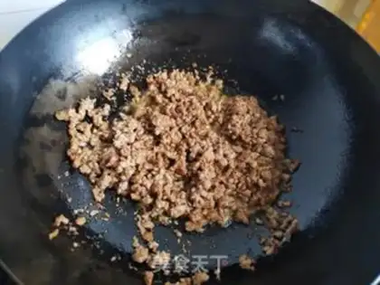 Make Tomato beef sauce step 5