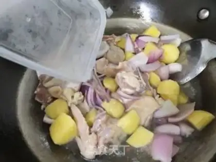 Make Potato curry chicken step 6
