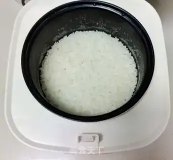 Make Tomato eggs and rice step 0