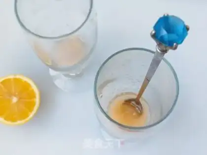 Make Honey lemon tea step 4