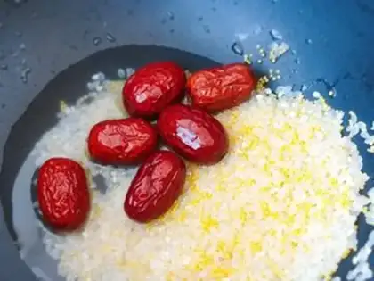 Make Red-tree porridge step 1