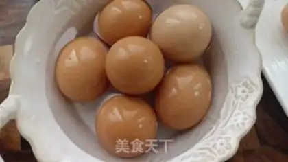 Make Five spicy tea eggs step 0